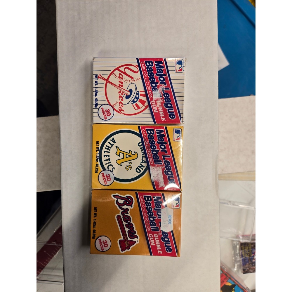 Vintage MLB‎ Baseball Card Collector Box Bubble Gum Lot Yankees Athletics Braves